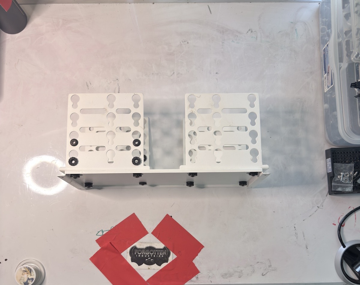 8× Vibration-Isolated 3.5-inch HDD Pedestal Mount